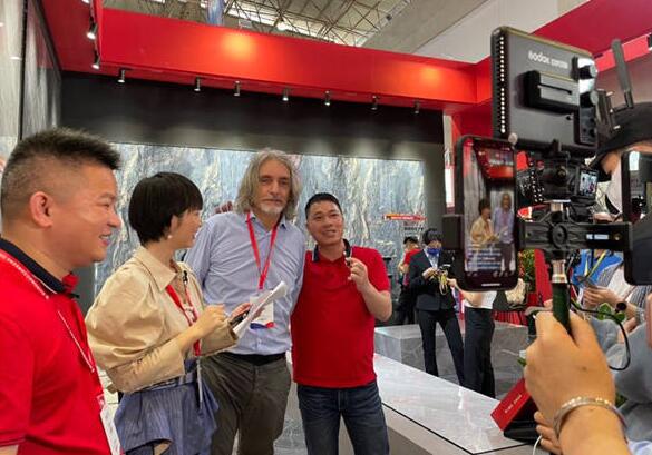兩萬多新品來襲金額近一千家參展商！佛山陶博會開幕